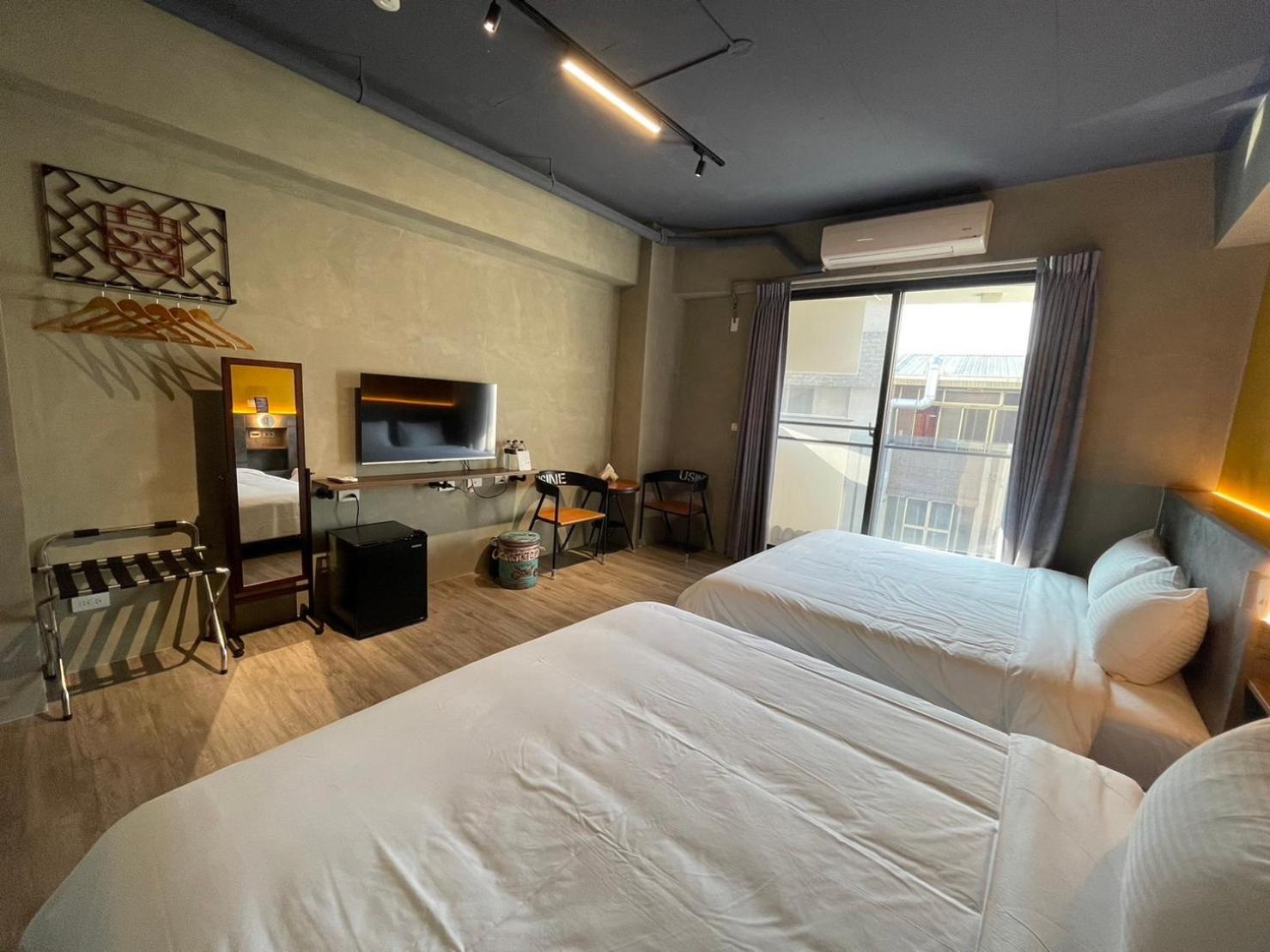 Long Lang Homestay Tainan Exterior foto
